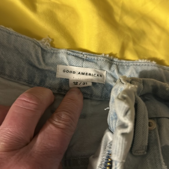 Good American Jeans - Picture 2 of 5